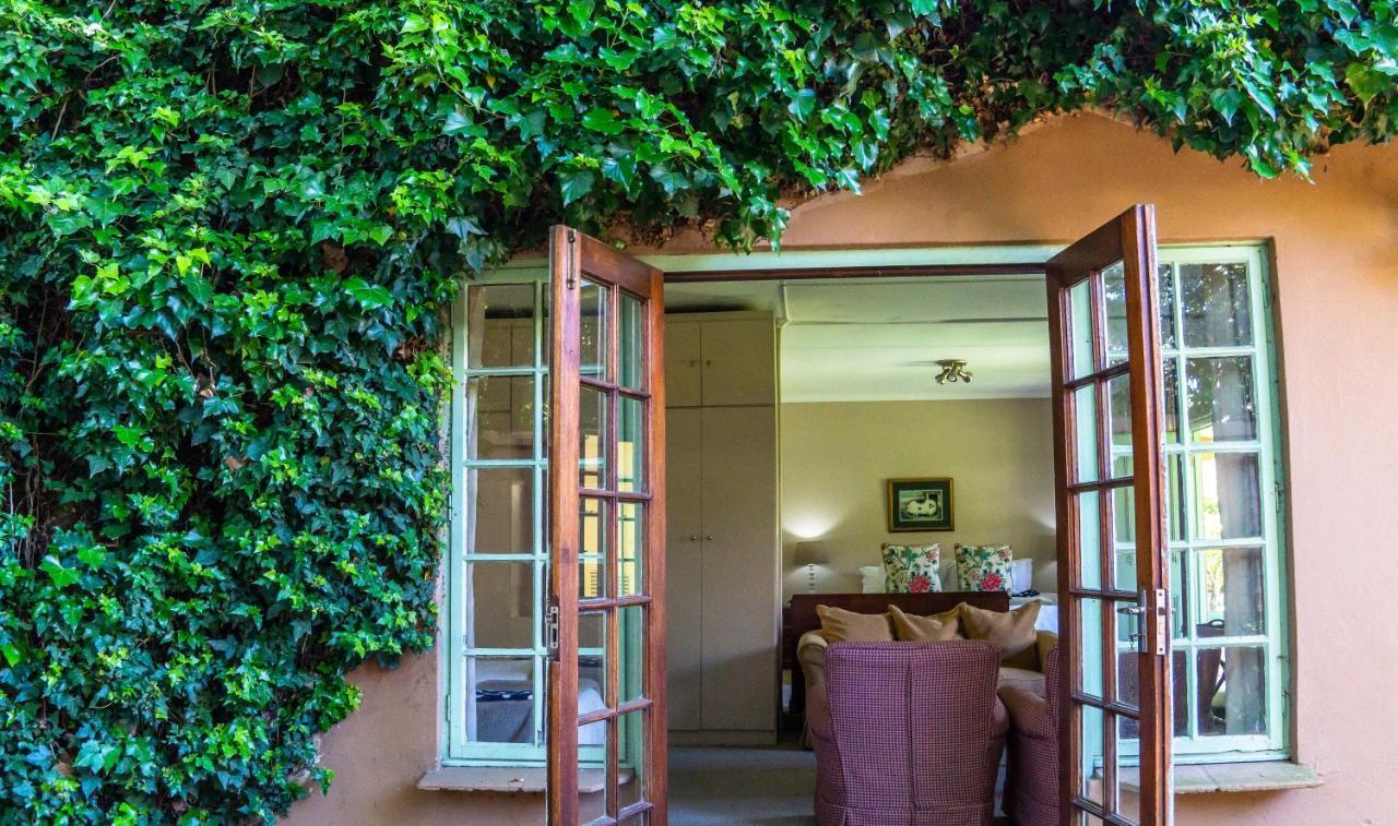 Halliwell Country Inn ホウィック エクステリア 写真